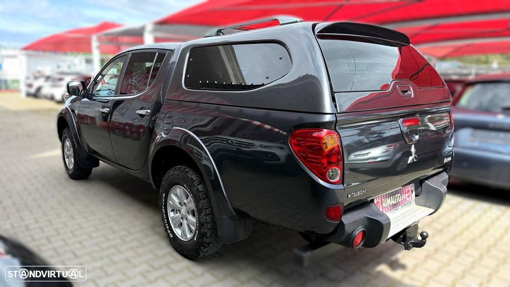 Mitsubishi L200 2.5 DI-D CD Invite CC 4WD - 2