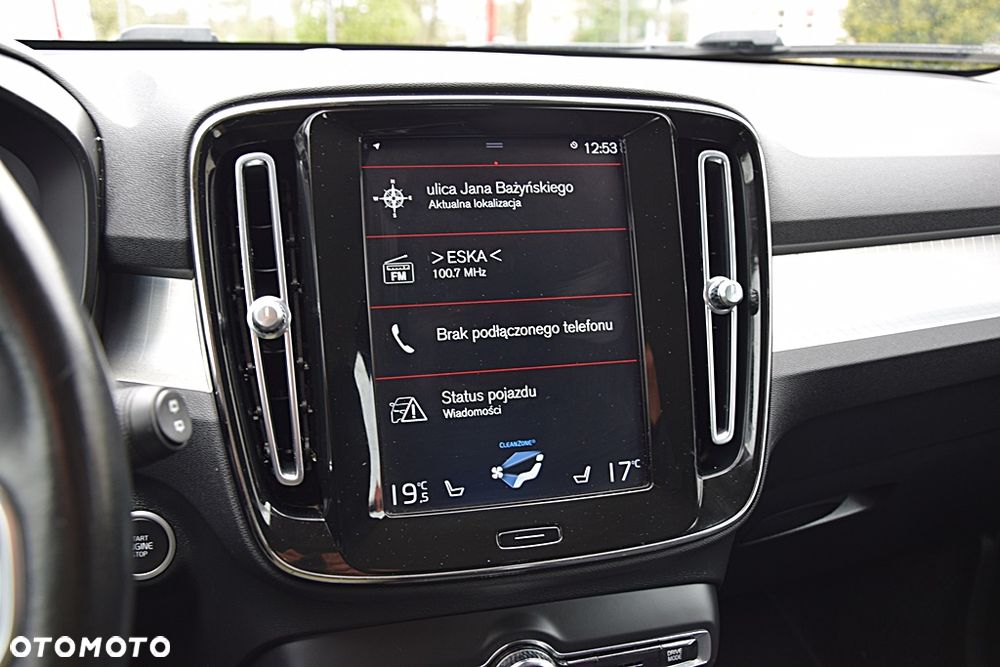 Volvo XC 40 T3 Geartronic Momentum Pro - 19