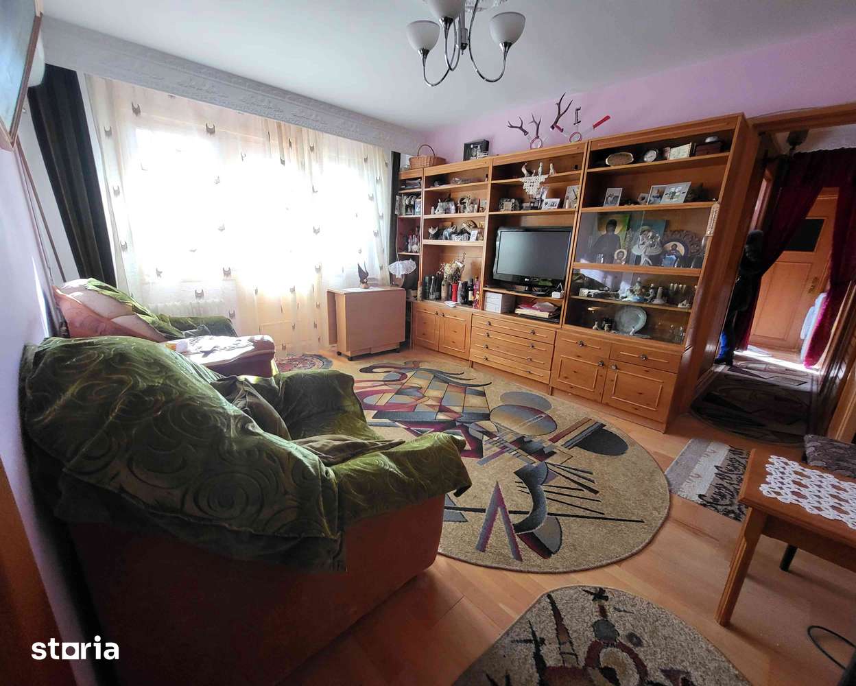 Apartament 3 camere semidecomandate Milcov — fotografia 1
