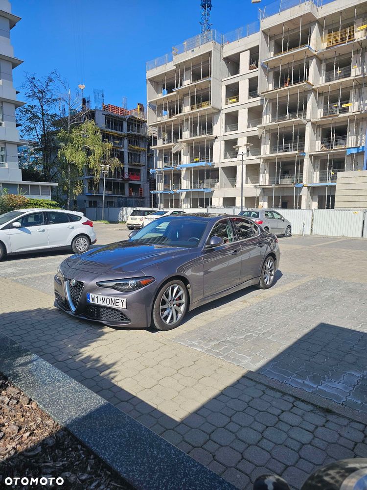 Alfa Romeo Giulia - 9