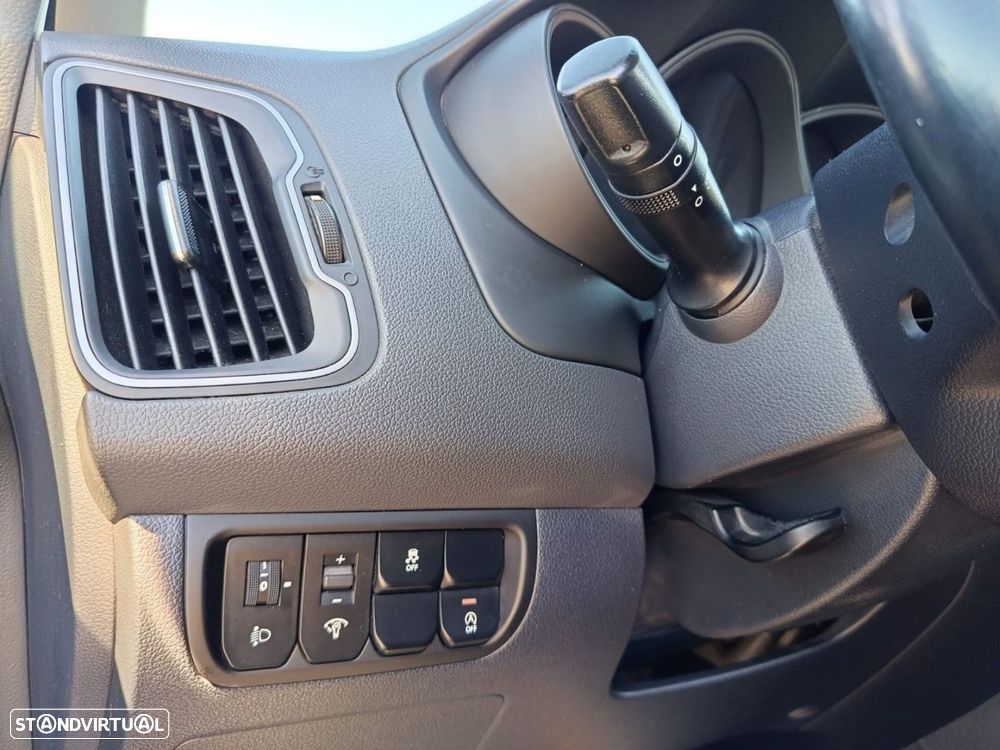 Kia Rio 1.1 CRDi TX ISG - 23