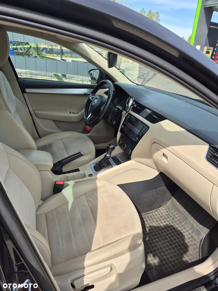 Skoda Octavia 2.0 TDI Elegance DSG - 10
