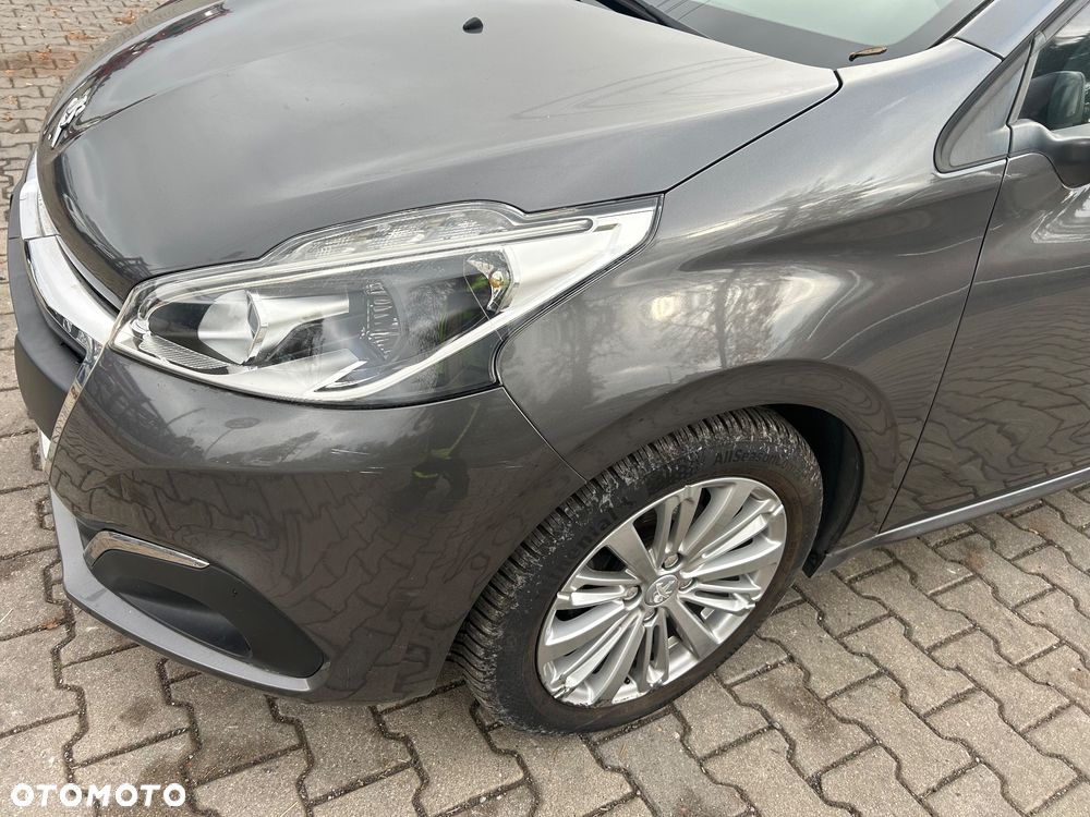Peugeot 208 - 30