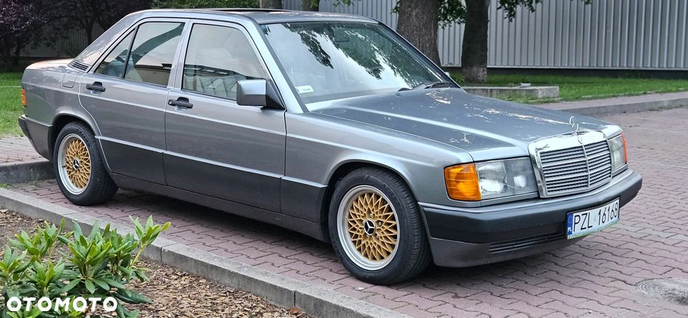 Mercedes-Benz W201 (190) - 2