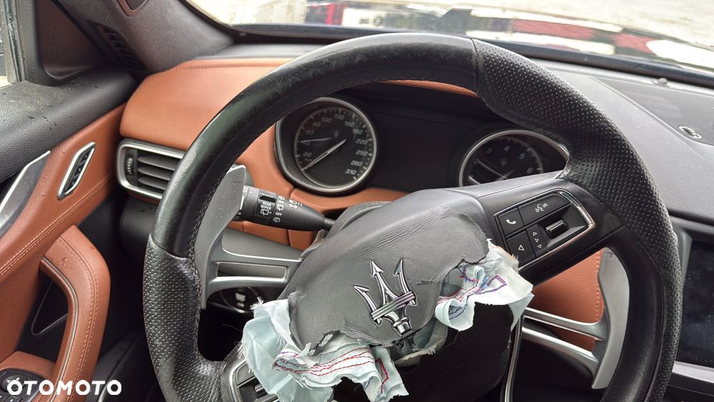 Maserati Levante S - 23