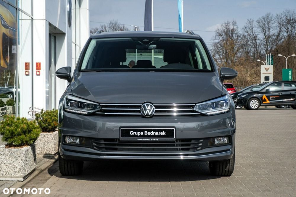 Volkswagen Touran - 10