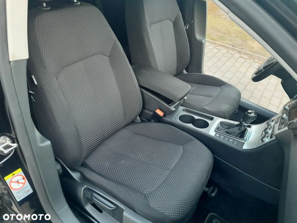 Volkswagen Passat 2.0 Blue TDI SCR Trendline - 20