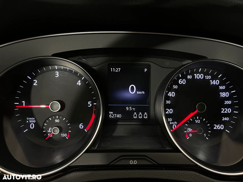 Volkswagen Passat 2.0 TDI DSG Highline - 26