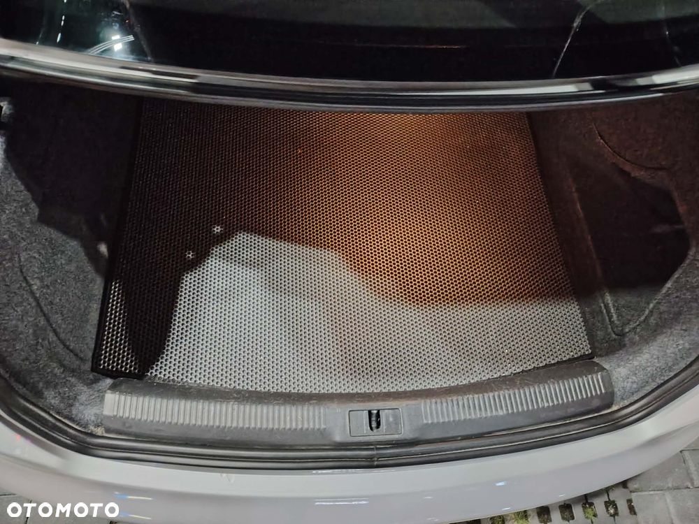 Audi A4 Limousine - 31