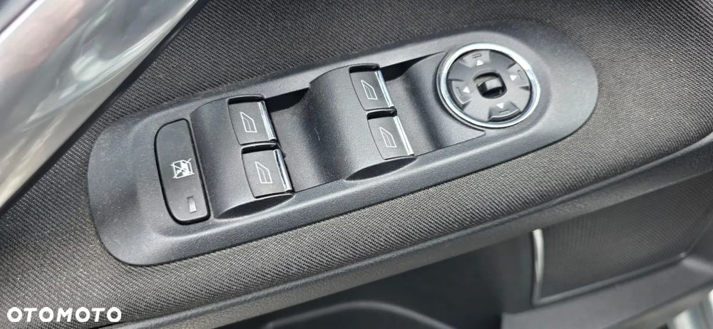 Ford Mondeo 2.0 FF Titanium - 18