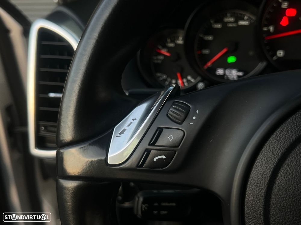 Porsche Cayenne - 21