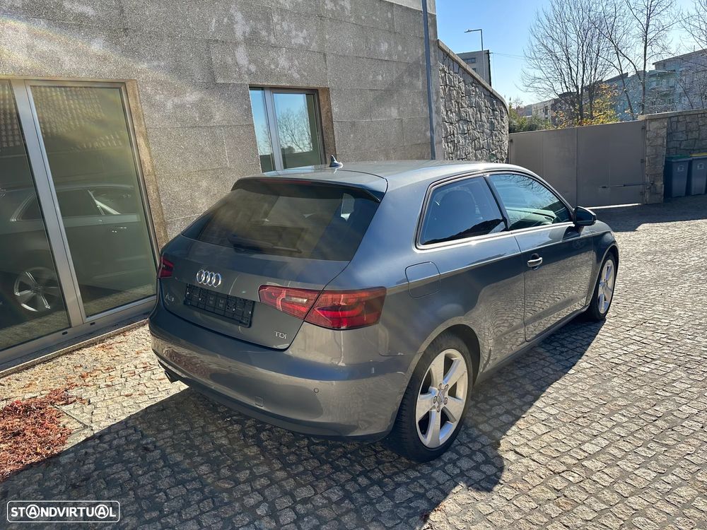 Audi A3 1.6 TDI Sport S tronic - 5
