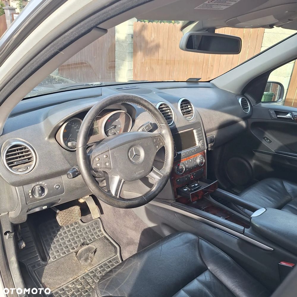 Mercedes-Benz ML 350 4-Matic - 11