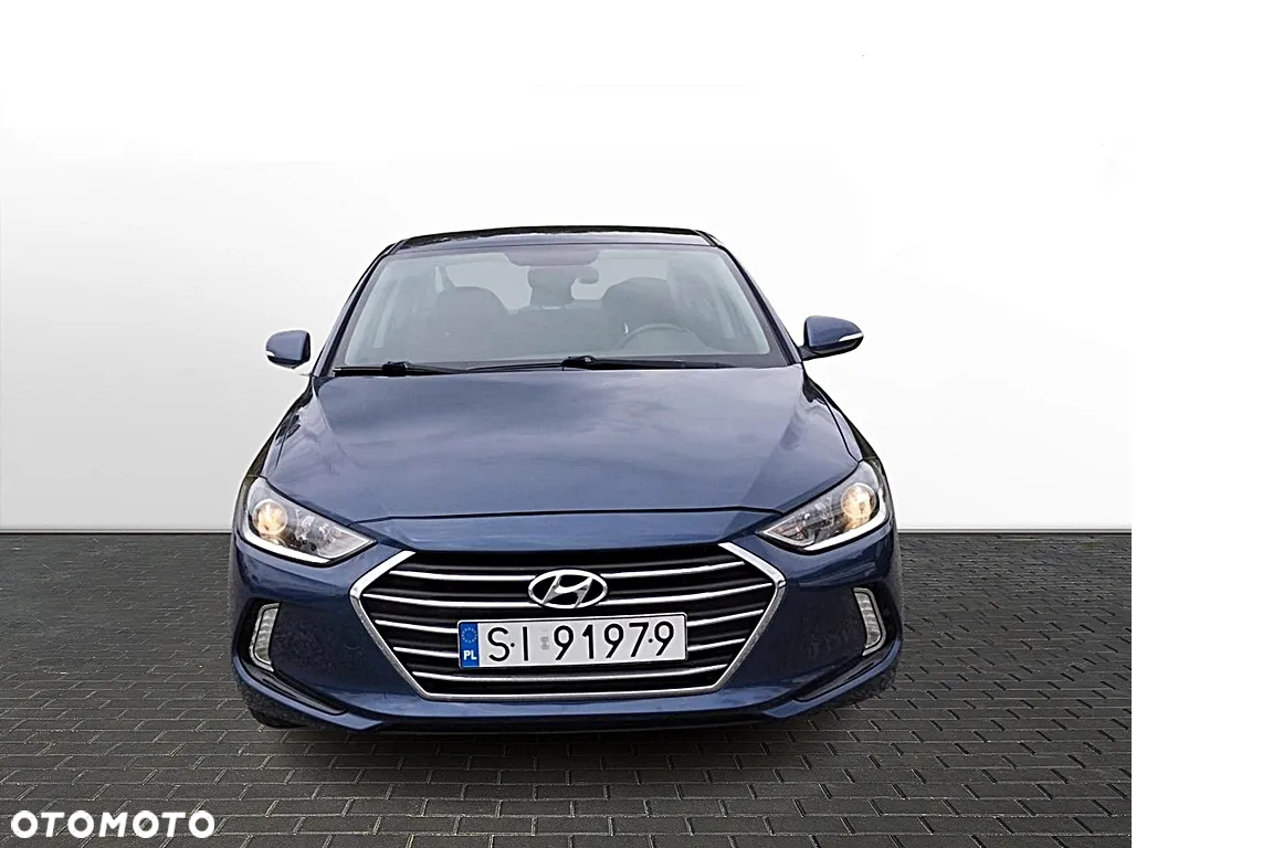 Hyundai Elantra - 3