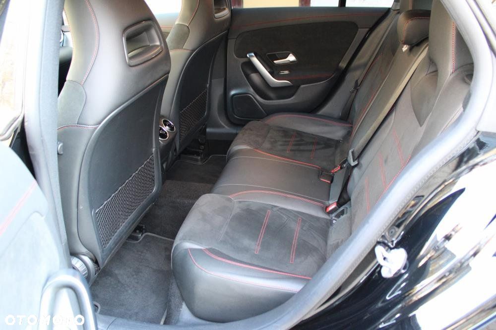 Mercedes-Benz CLA - 10