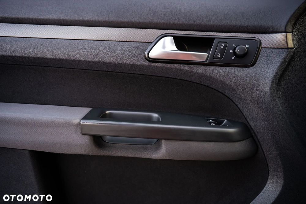 Volkswagen Touran 1.9 TDI DPF Conceptline - 12