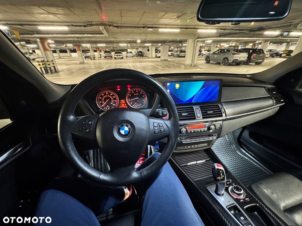 BMW X5 5.0i xDrive - 12