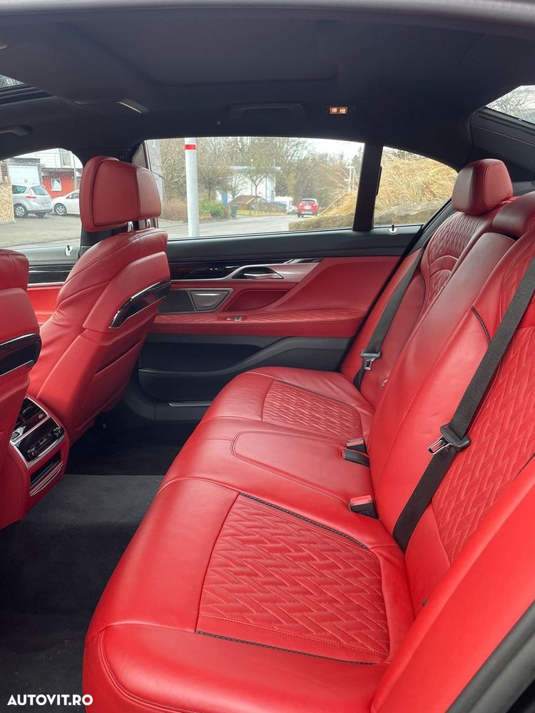BMW Seria 7 750i xDrive - 37