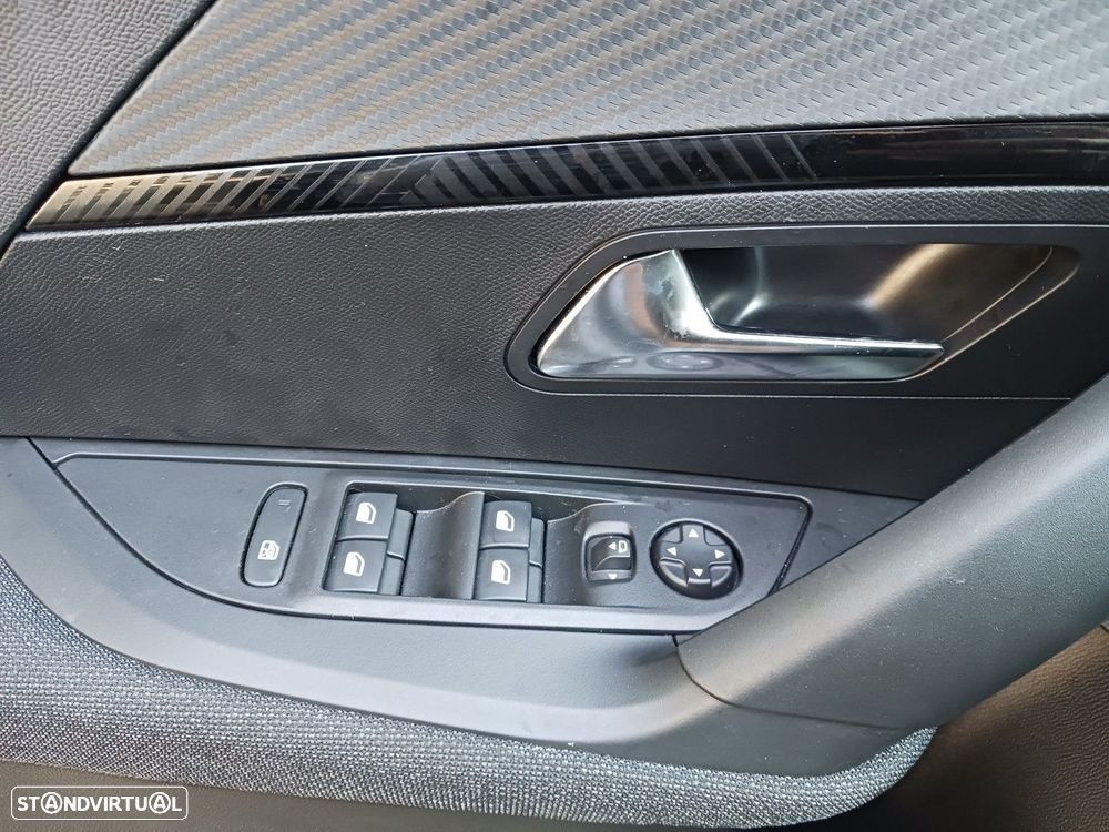 Peugeot 2008 1.2 PureTech Style - 23