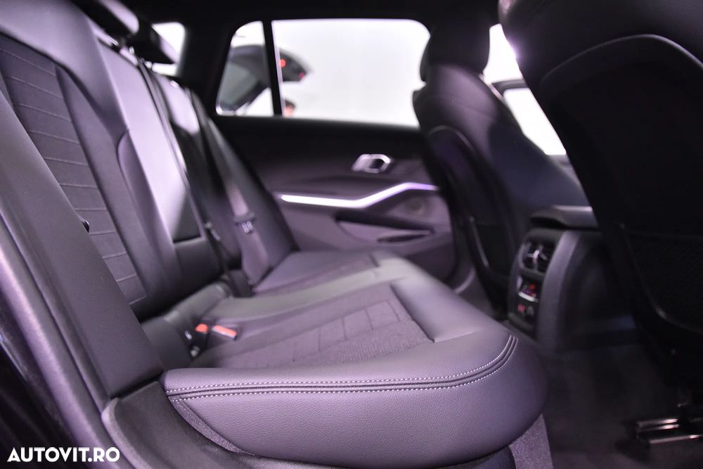 BMW Seria 3 320i AT - 12