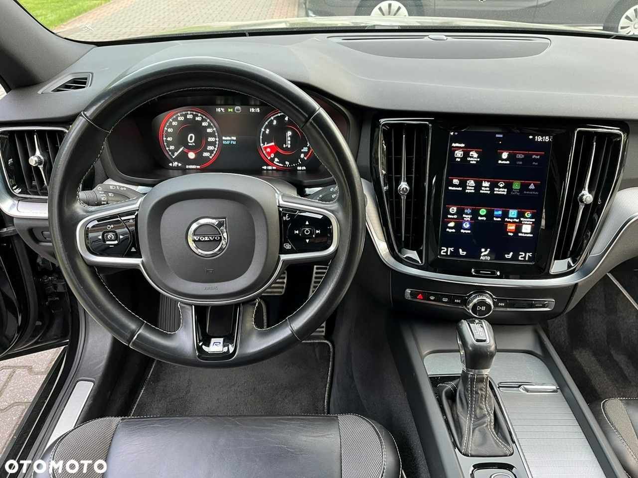 Volvo V60 T4 R-Design - 19