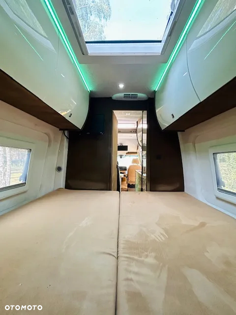 Mercedes-Benz SPRINTER 319 - 14