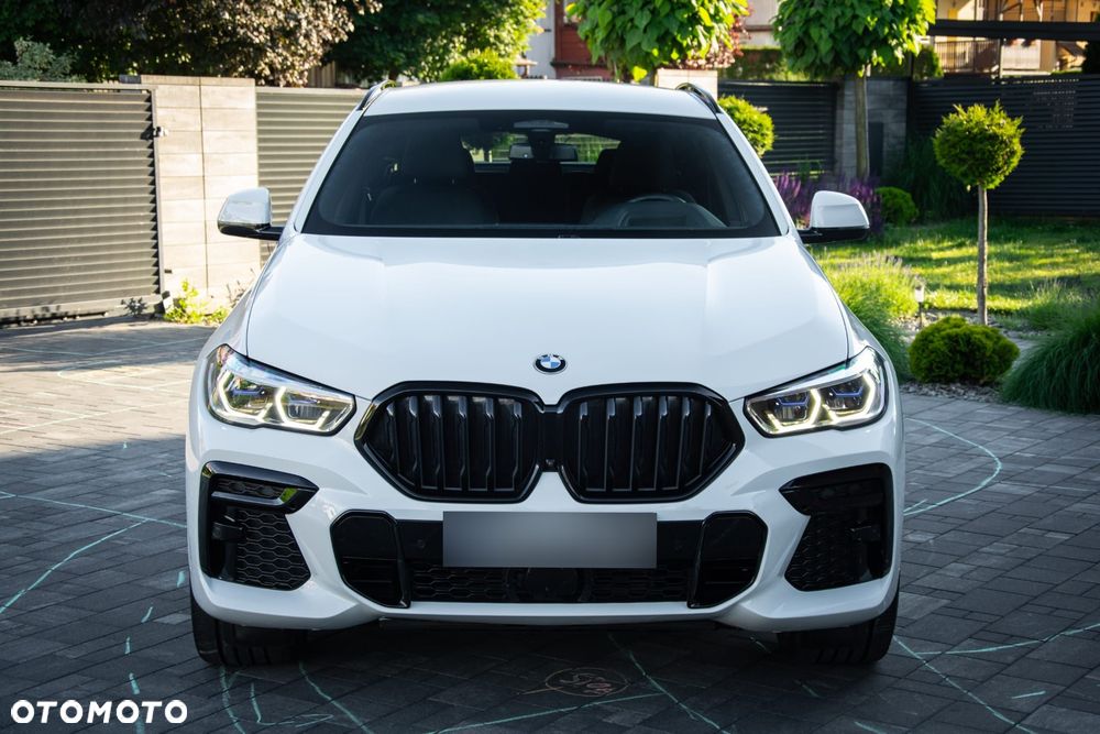BMW X6 xDrive40d mHEV - 17