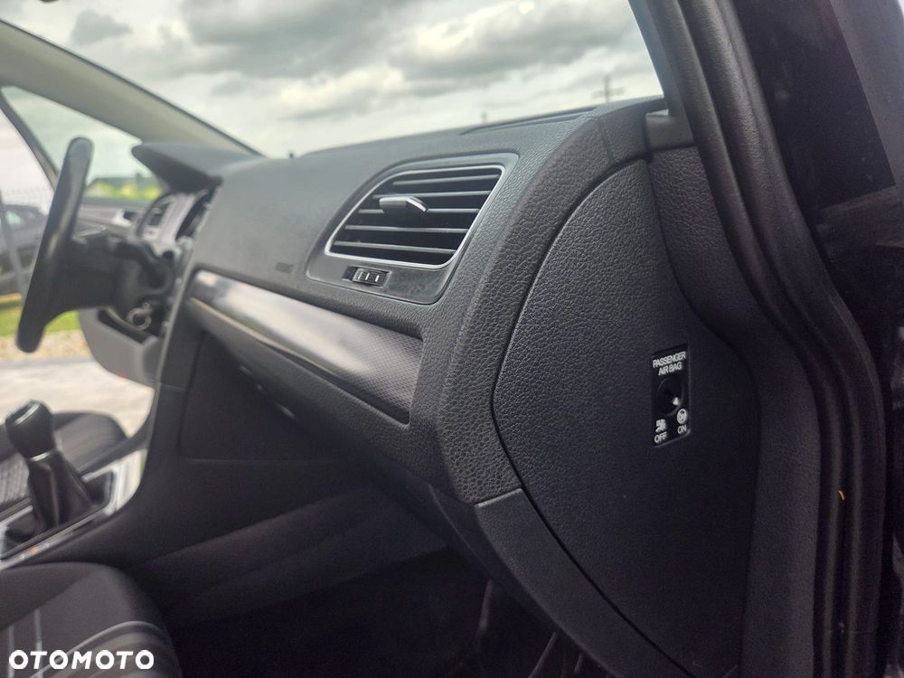 Volkswagen Golf 2.0 TDI BlueMotion Technology Lounge - 24