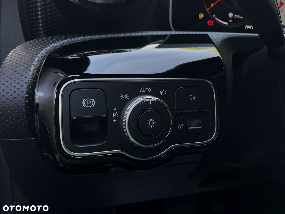 Mercedes-Benz Klasa A 180 d 7G-DCT Progressive - 34