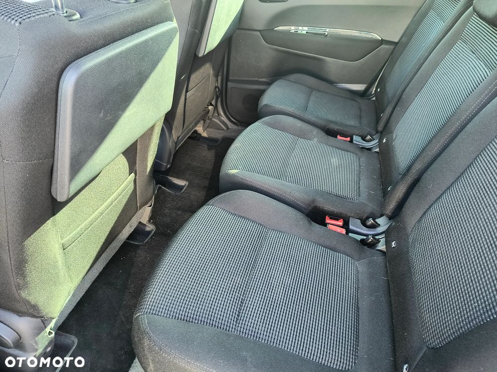 Peugeot 5008 1.6 HDi Premium - 4