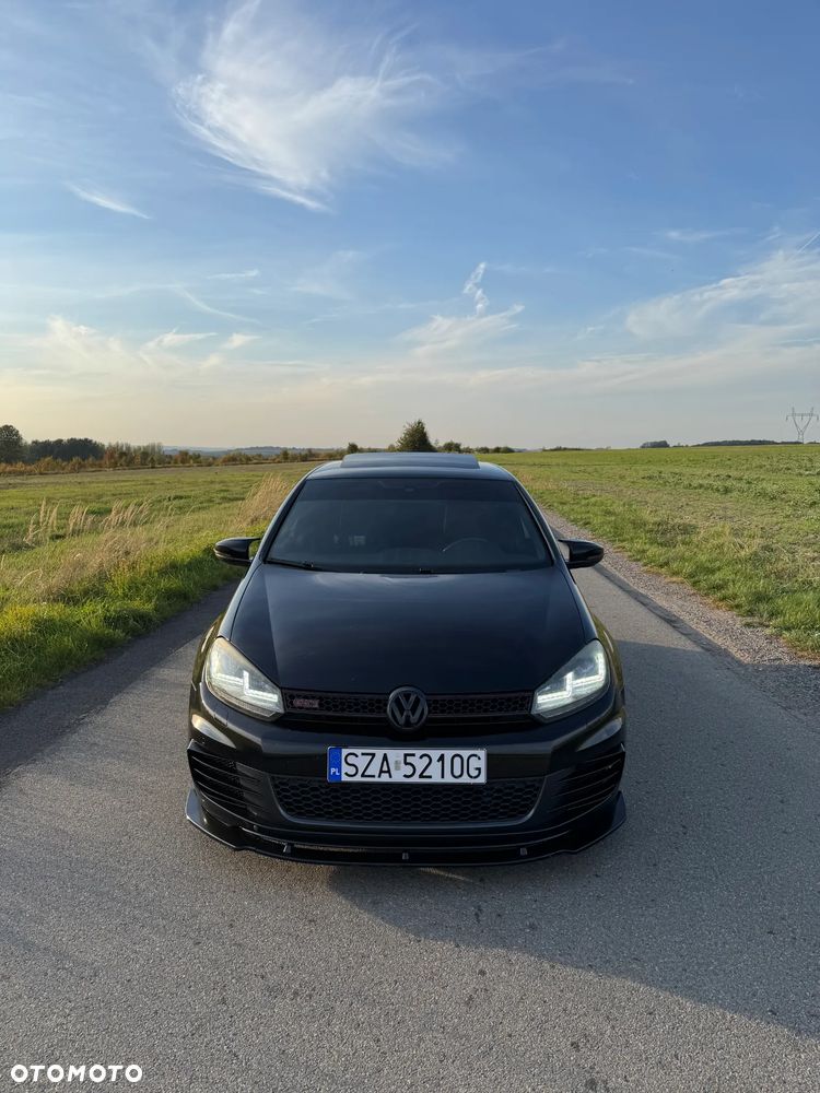 Volkswagen Golf 2010 photo 3