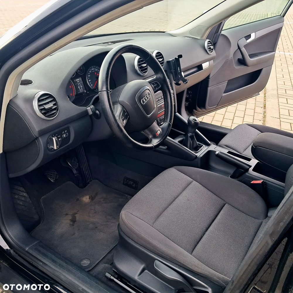 Audi A3 Sportback 2.0 TDI DPF Ambiente - 10