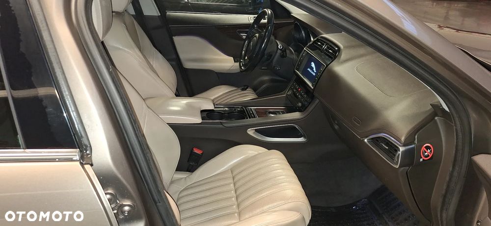 Jaguar F-Pace 35t AWD Portfolio - 7