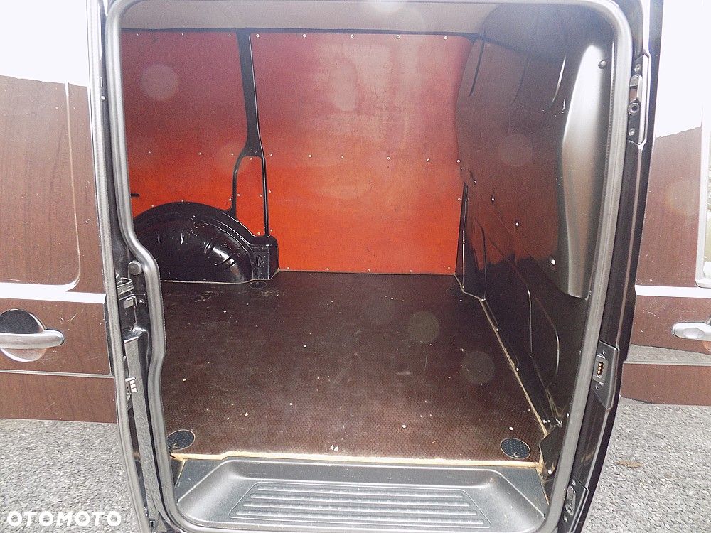 Volkswagen Transporter - 18