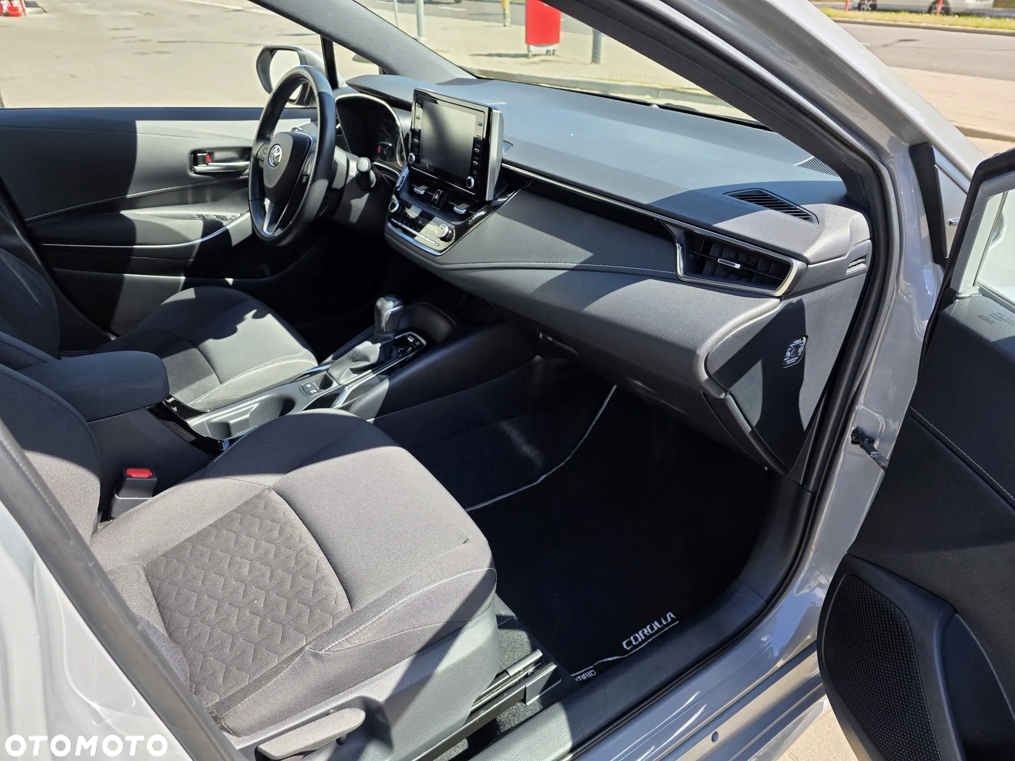 Toyota Corolla 1.8 Hybrid Comfort - 16