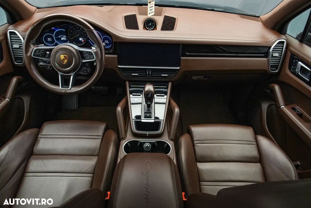 Porsche Cayenne - 8
