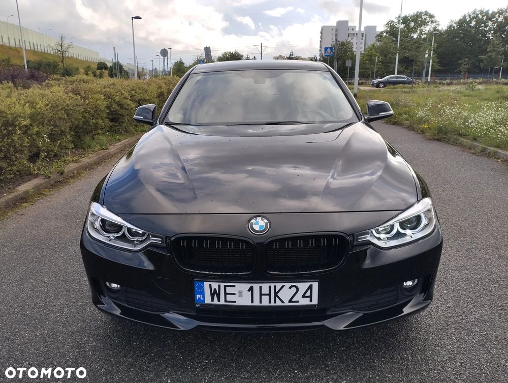 BMW Seria 3 320i - 9