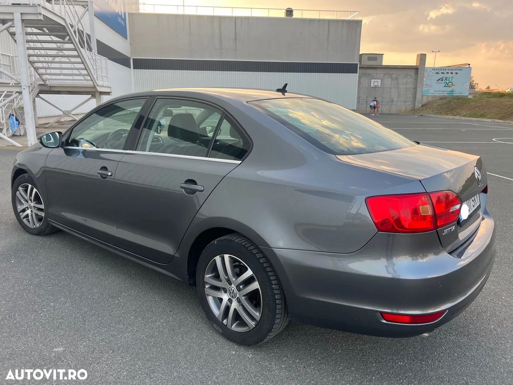 Volkswagen Jetta 1.6 TDI CR DPF Highline - 12