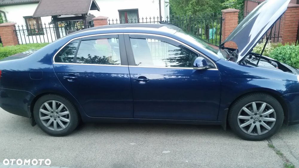Volkswagen Jetta 1.9 TDI Comfortline - 6