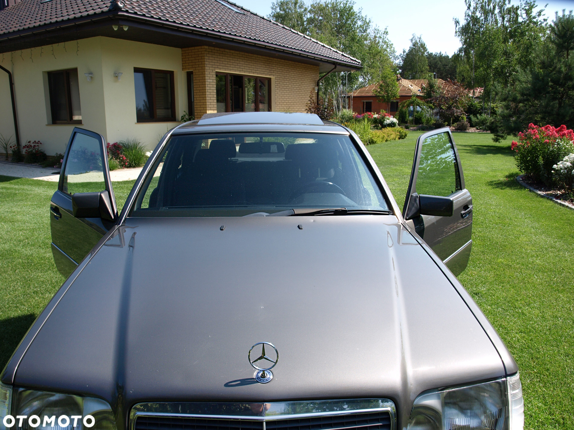 Mercedes-Benz Klasa E 300 D - 25