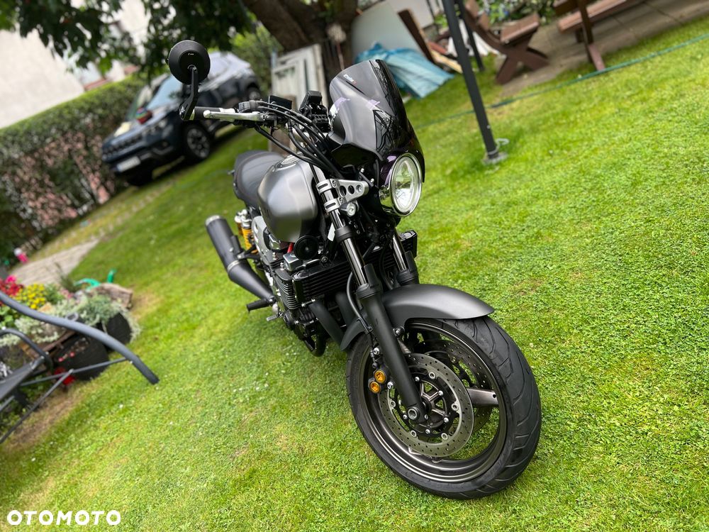 Yamaha XJR - 5
