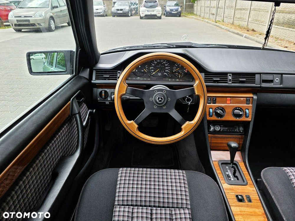 Mercedes-Benz W124 (1984-1993) - 15