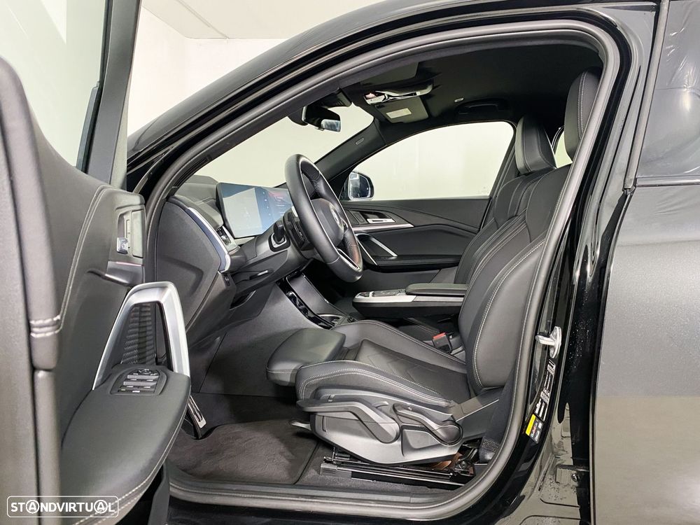 BMW iX2 eDrive20 Pack Desportivo M - 9