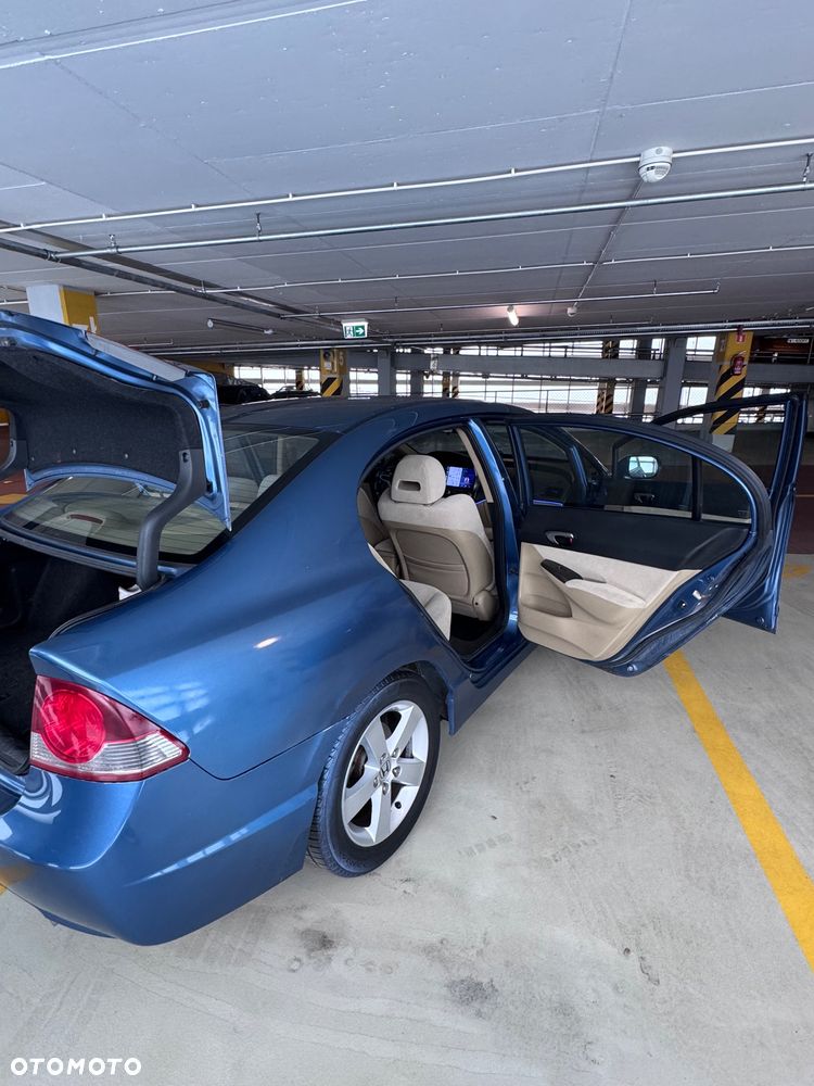 Honda Civic 1.8 Comfort - 13