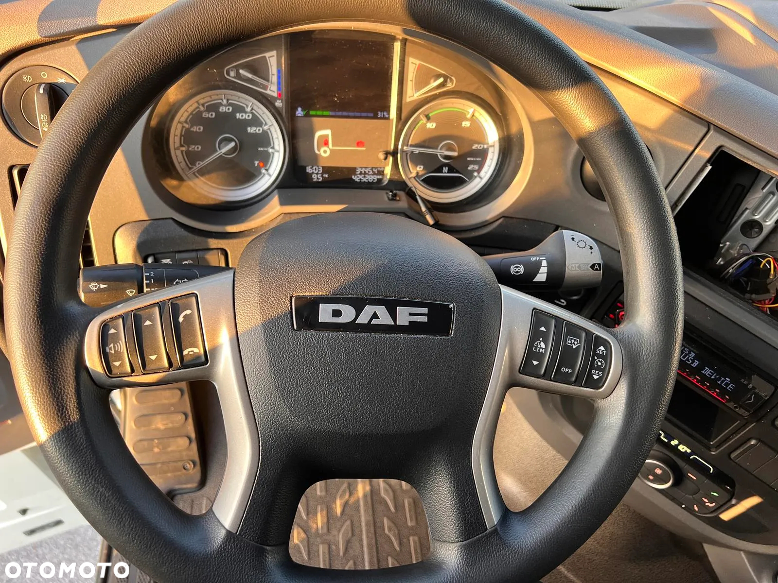 DAF XF 450 FT 4x2 Super Space Cab - 13