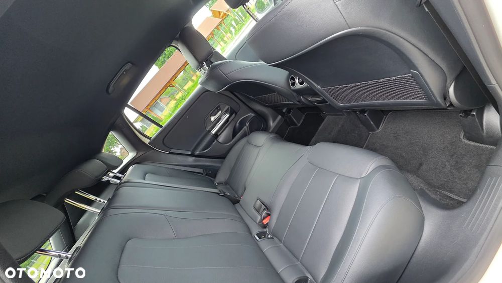 Mercedes-Benz GLA 250 4Matic 8G-DCT Special Edition - 31