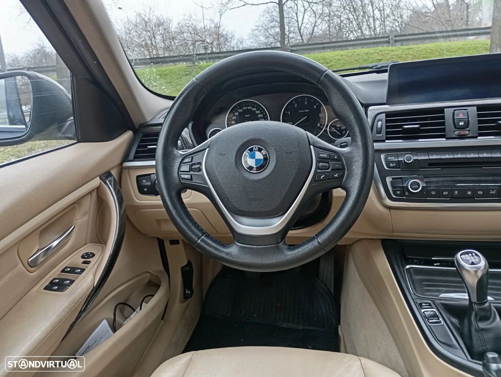 BMW 320 d Line Luxury - 24