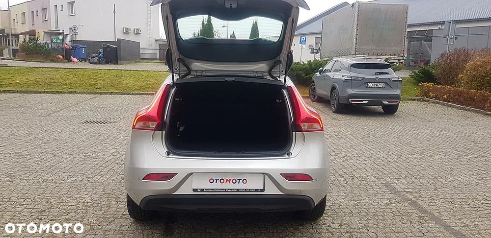 Volvo V40 D2 Drive-E Momentum - 12