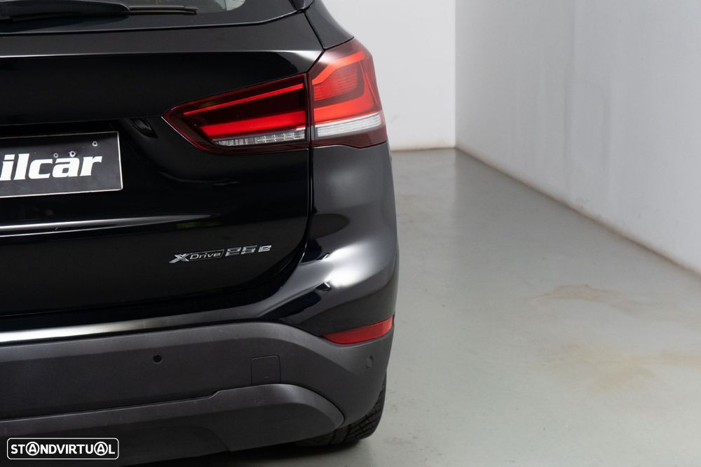 BMW X1 25 e xDrive Corporate Edition - 16