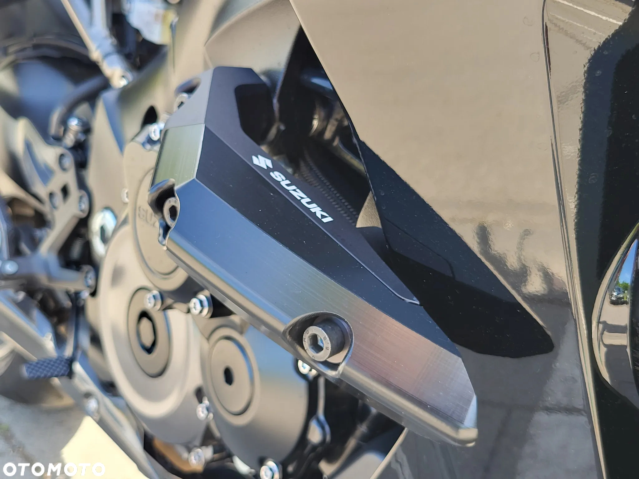 Suzuki GSX 1000 - 8